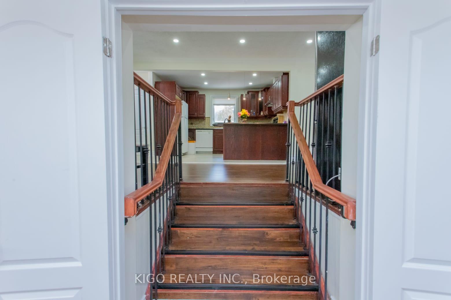 Photo 7 of 1328 Cawthra Road, Mississauga, Mineola — HOMEH