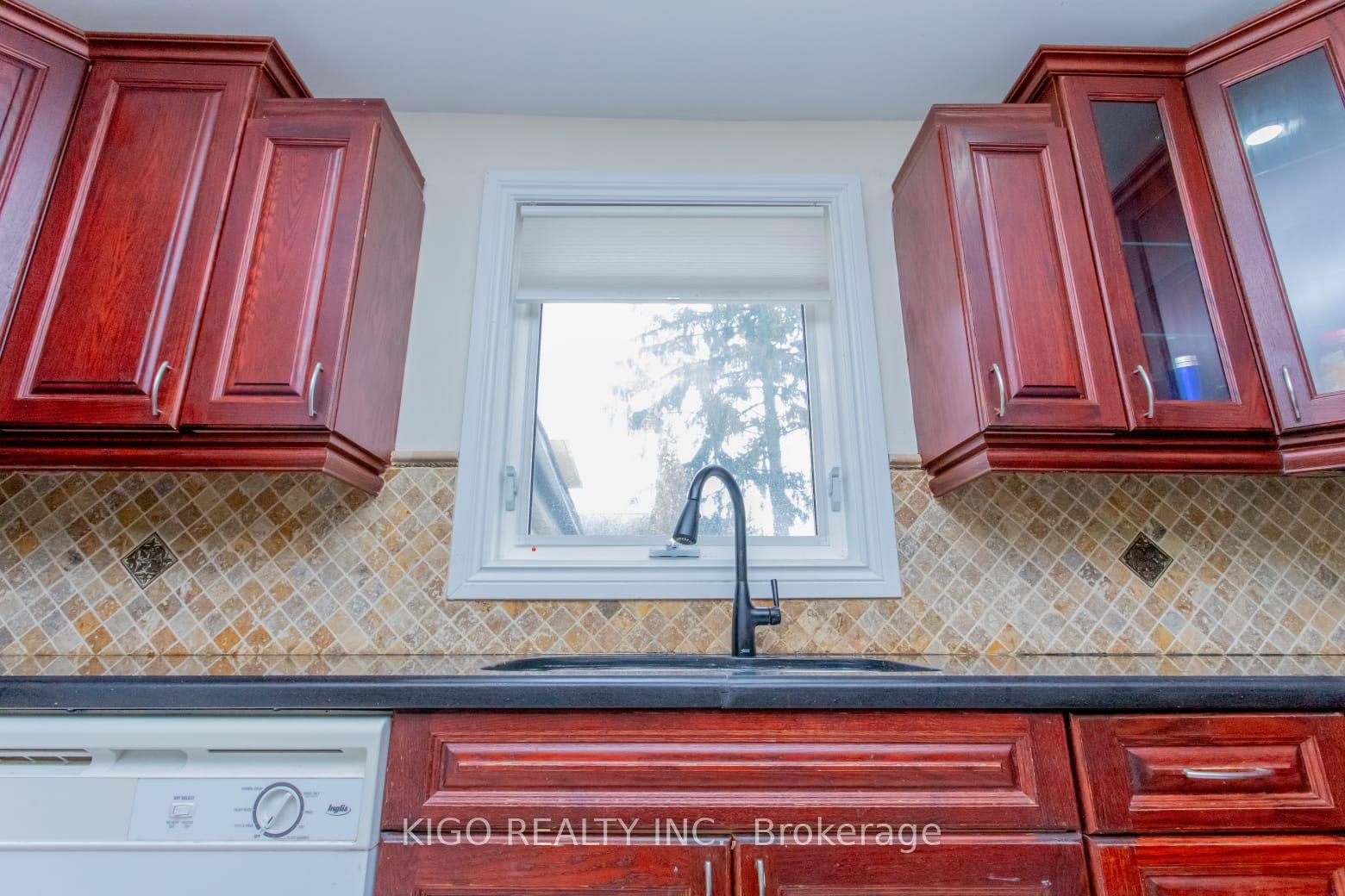 Photo 15 of 1328 Cawthra Road, Mississauga, Mineola — HOMEH