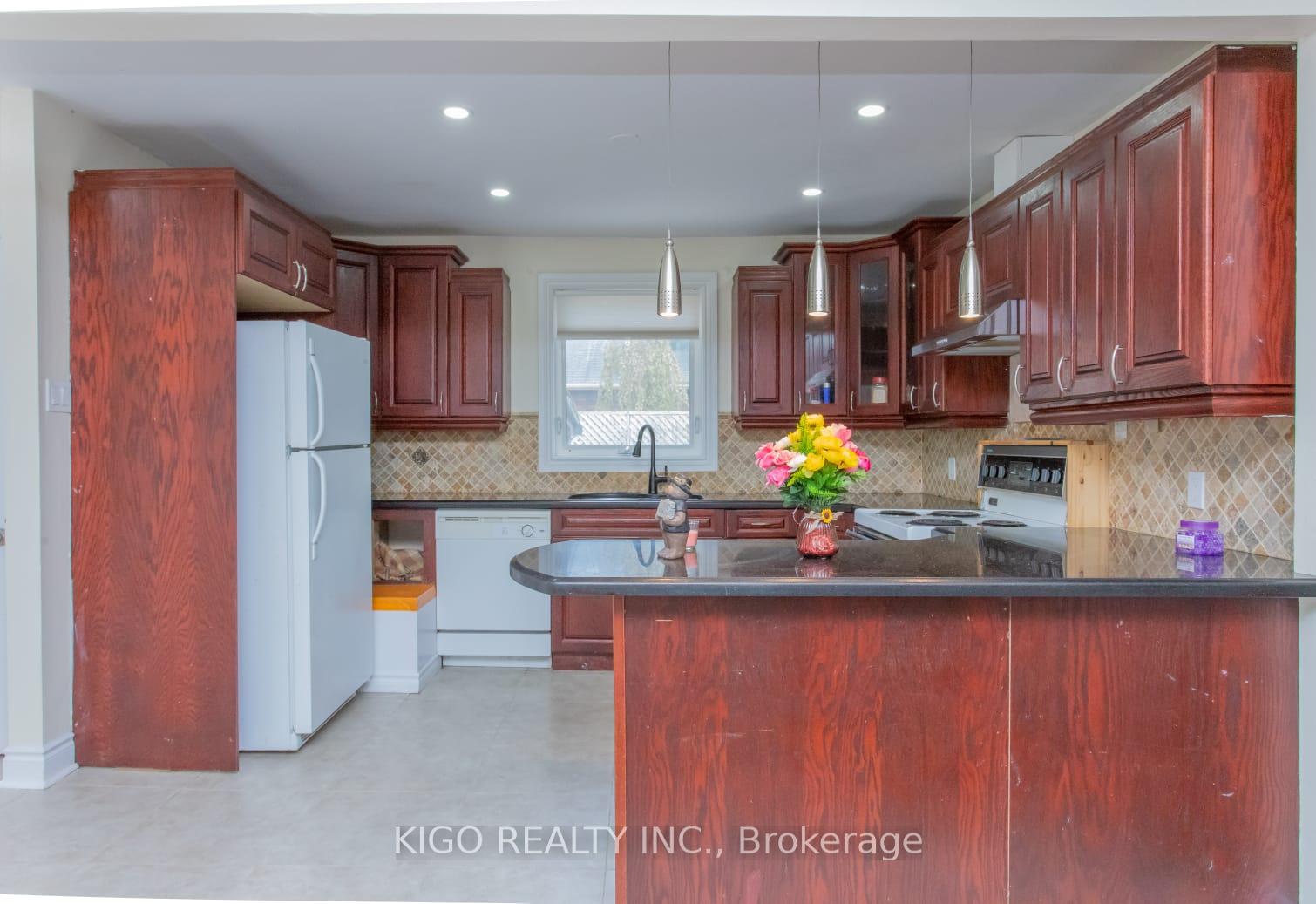 Photo 17 of 1328 Cawthra Road, Mississauga, Mineola — HOMEH