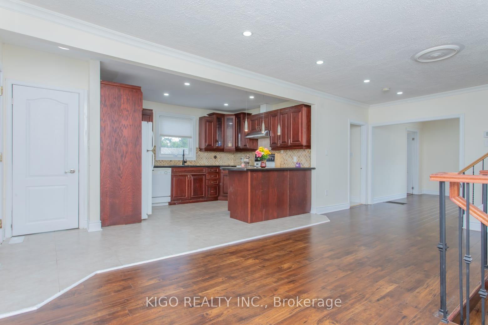 Photo 20 of 1328 Cawthra Road, Mississauga, Mineola — HOMEH