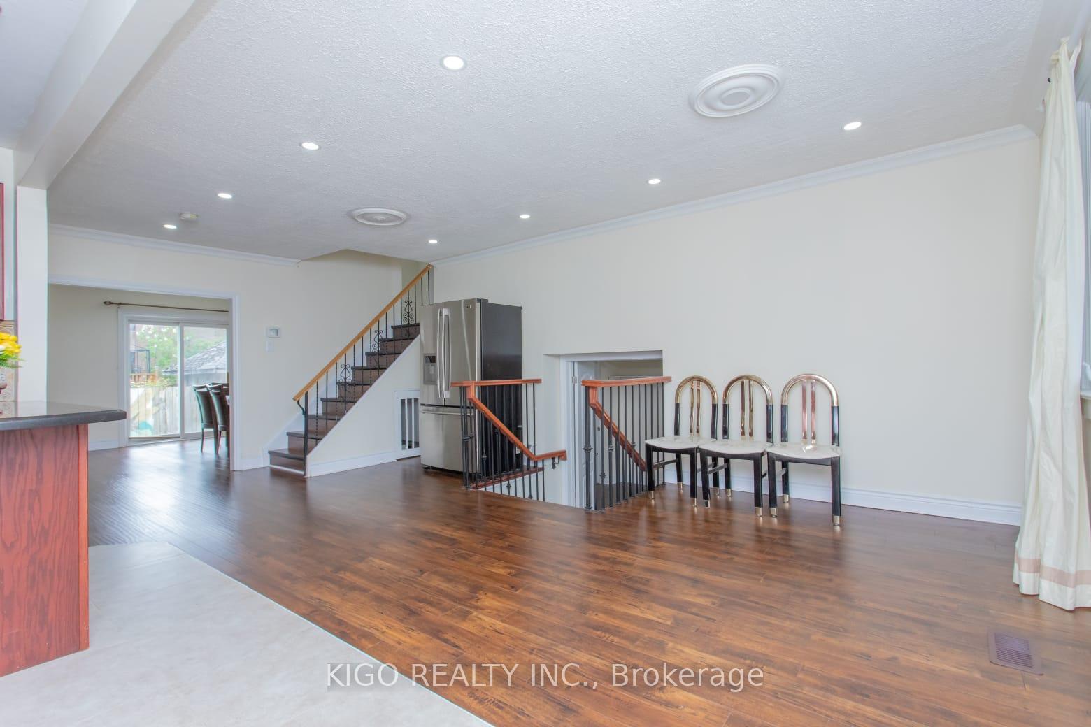 Photo 21 of 1328 Cawthra Road, Mississauga, Mineola — HOMEH