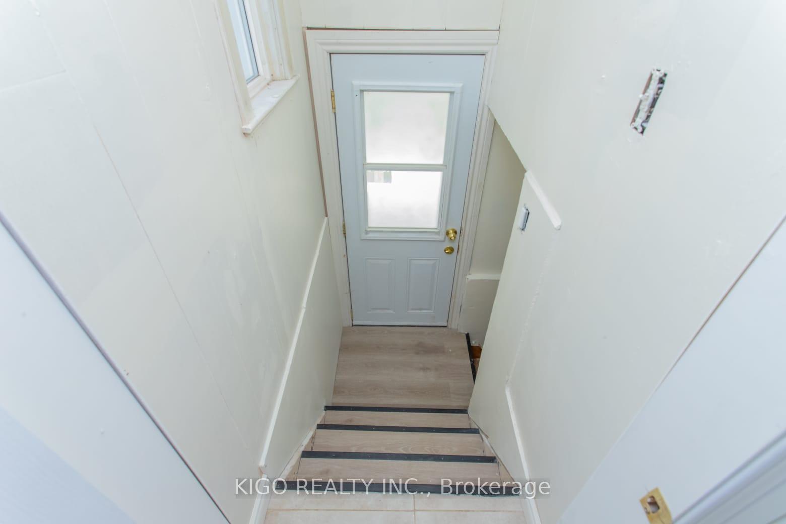 Photo 32 of 1328 Cawthra Road, Mississauga, Mineola — HOMEH