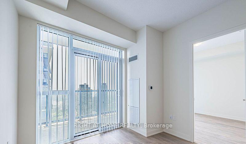 Photo 8 of 38 Annie Craig Drive, Etobicoke, Mimico — HOMEH