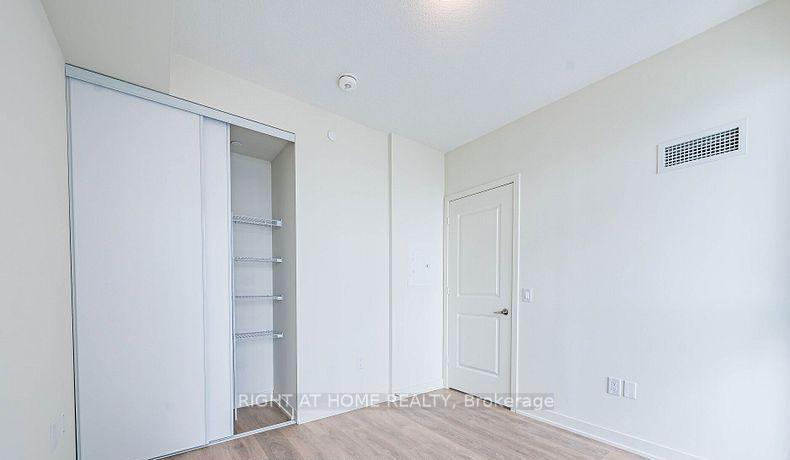 Photo 11 of 38 Annie Craig Drive, Etobicoke, Mimico — HOMEH