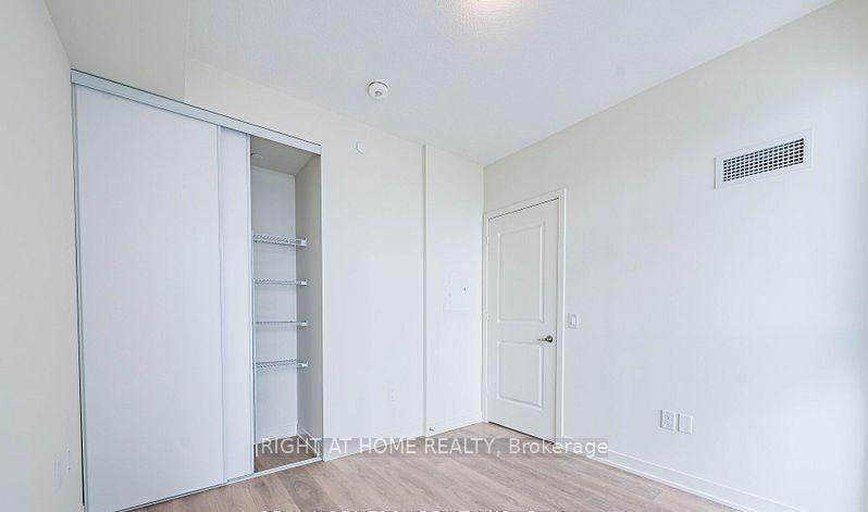 Photo 13 of 38 Annie Craig Drive, Etobicoke, Mimico — HOMEH