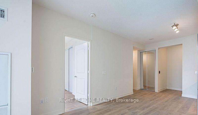 Photo 14 of 38 Annie Craig Drive, Etobicoke, Mimico — HOMEH