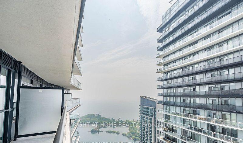 Photo 16 of 38 Annie Craig Drive, Etobicoke, Mimico — HOMEH