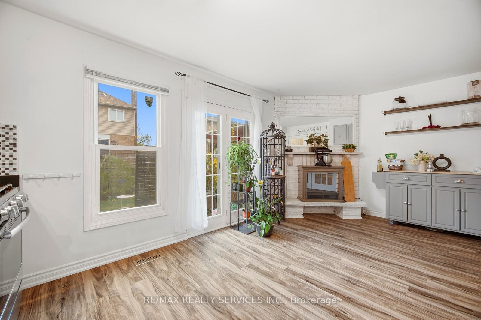 Photo 10 of 37 Solway Avenue, Brampton, Heart Lake East — HOMEH