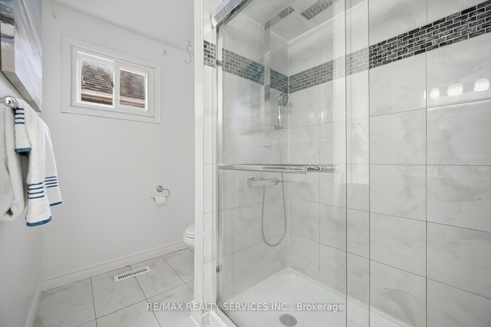 Photo 20 of 37 Solway Avenue, Brampton, Heart Lake East — HOMEH