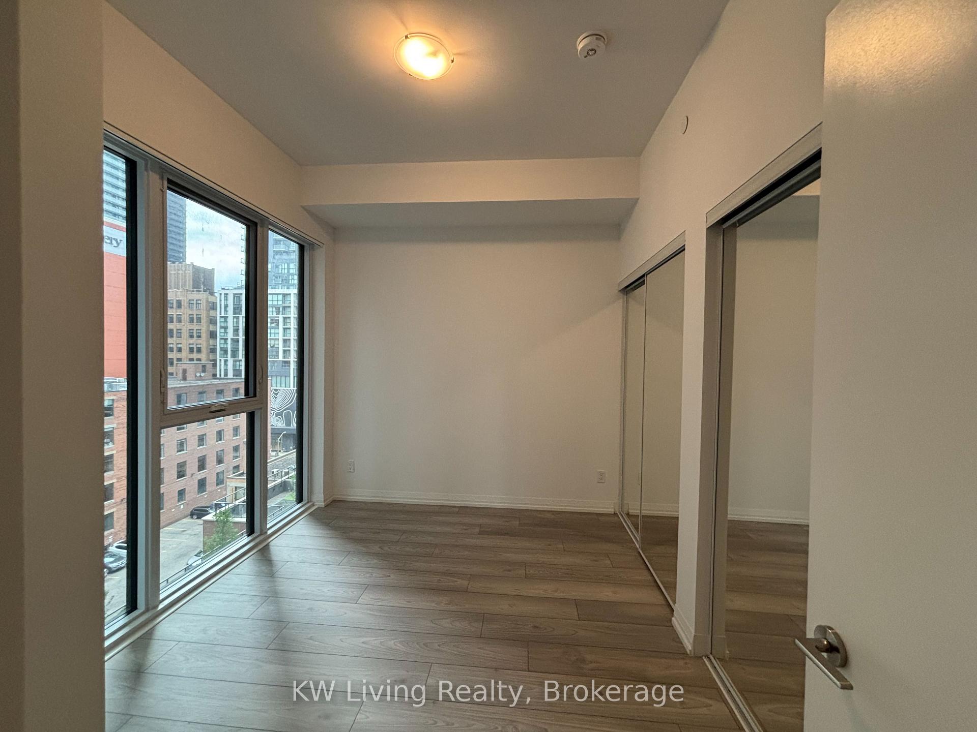 Photo 4 of Unit 726, 400 King Street W, Toronto, Waterfront Communities — HOMEH