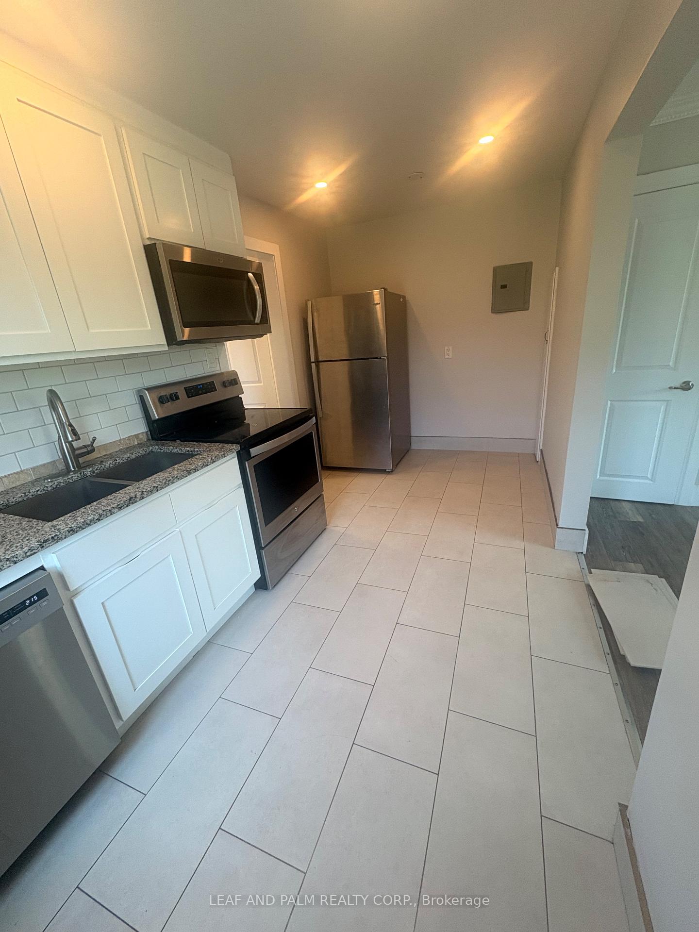 Photo 11 of Unit 3, 4233 Huron Street, Niagara Falls, Downtown — HOMEH