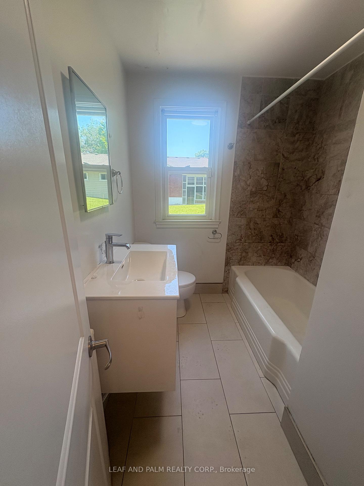 Photo 12 of Unit 3, 4233 Huron Street, Niagara Falls, Downtown — HOMEH