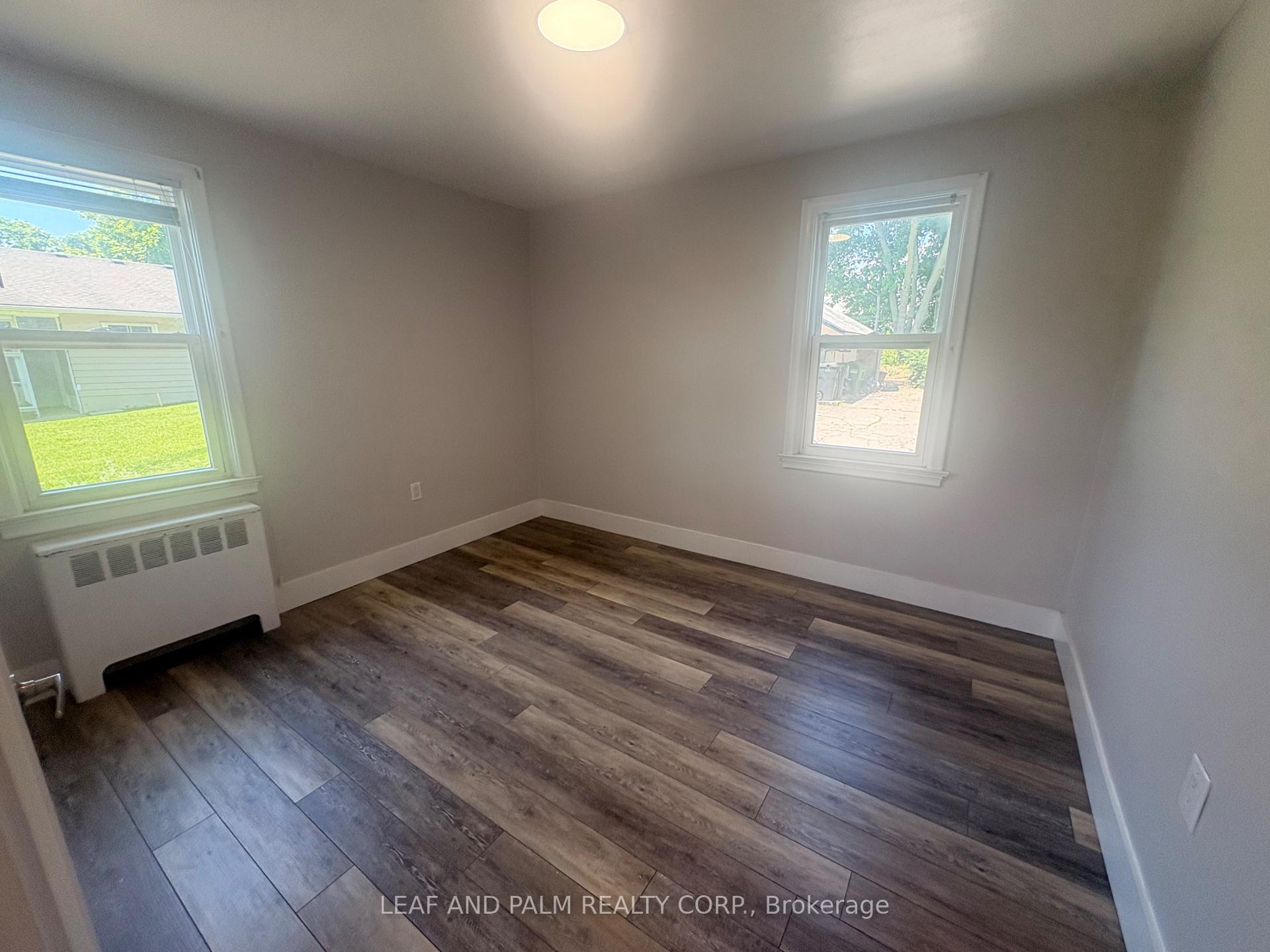 Photo 13 of Unit 3, 4233 Huron Street, Niagara Falls, Downtown — HOMEH