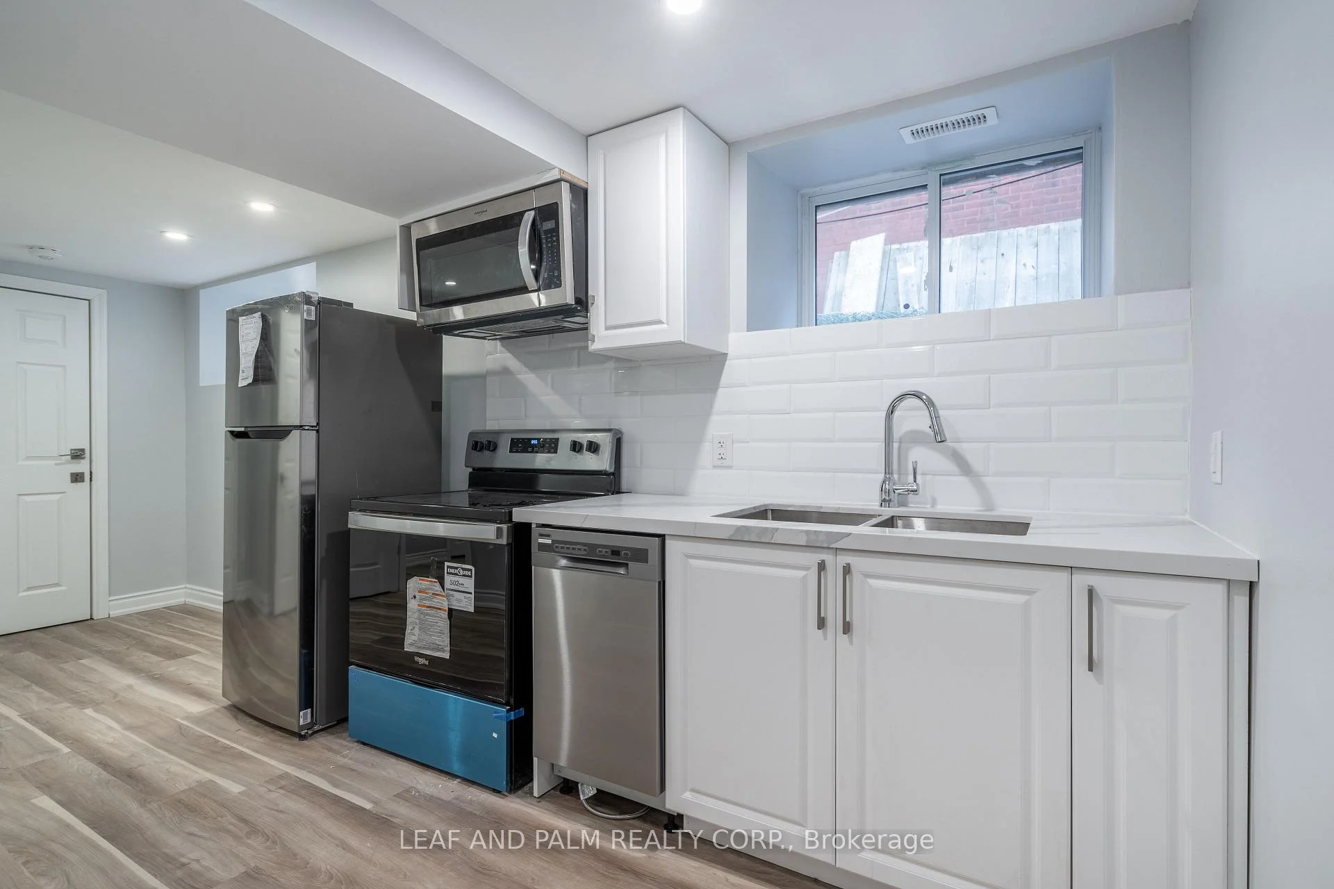Photo 2 of Unit 3, 4233 Huron Street, Niagara Falls, Downtown — HOMEH