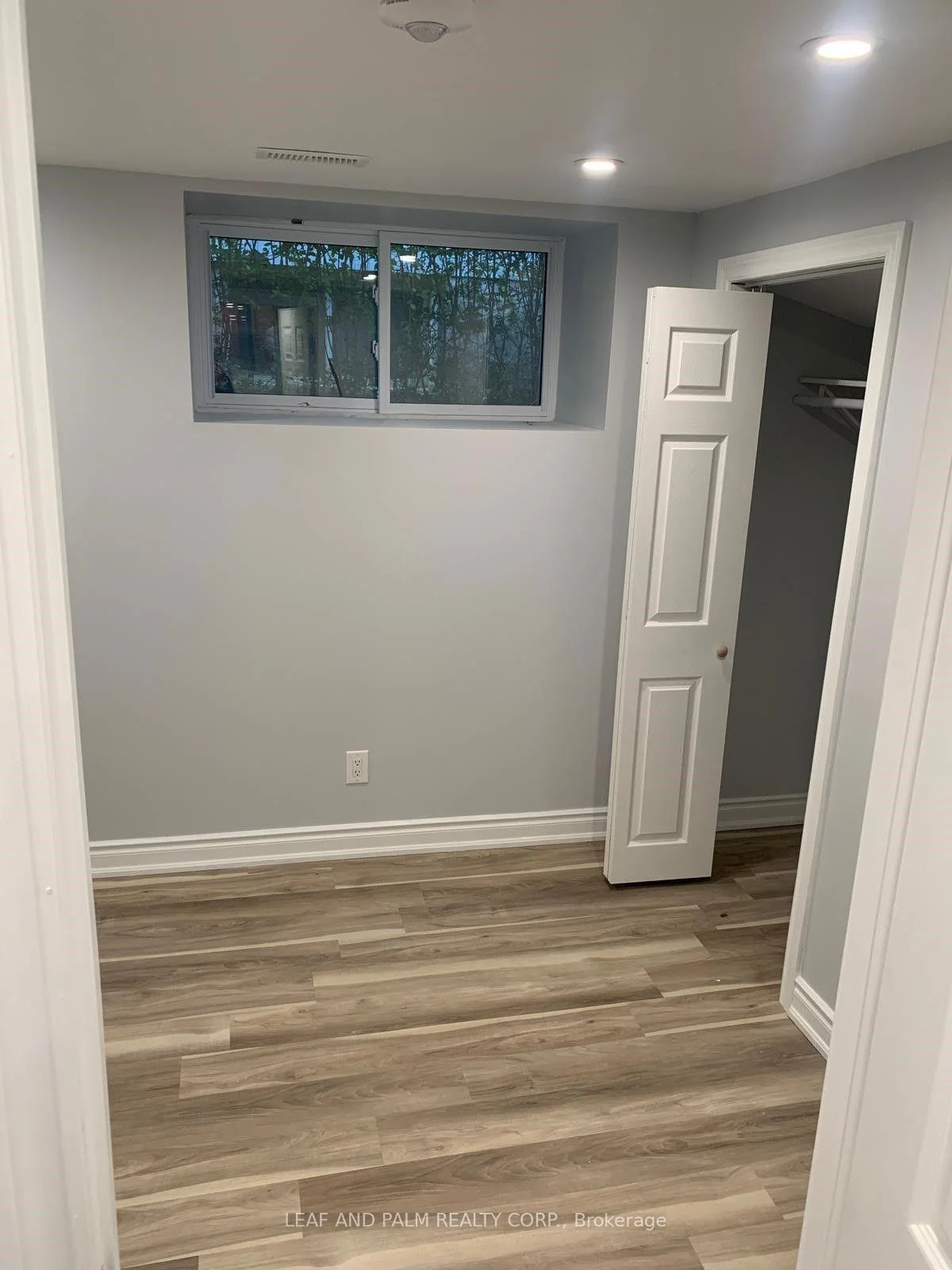 Photo 6 of Unit 3, 4233 Huron Street, Niagara Falls, Downtown — HOMEH