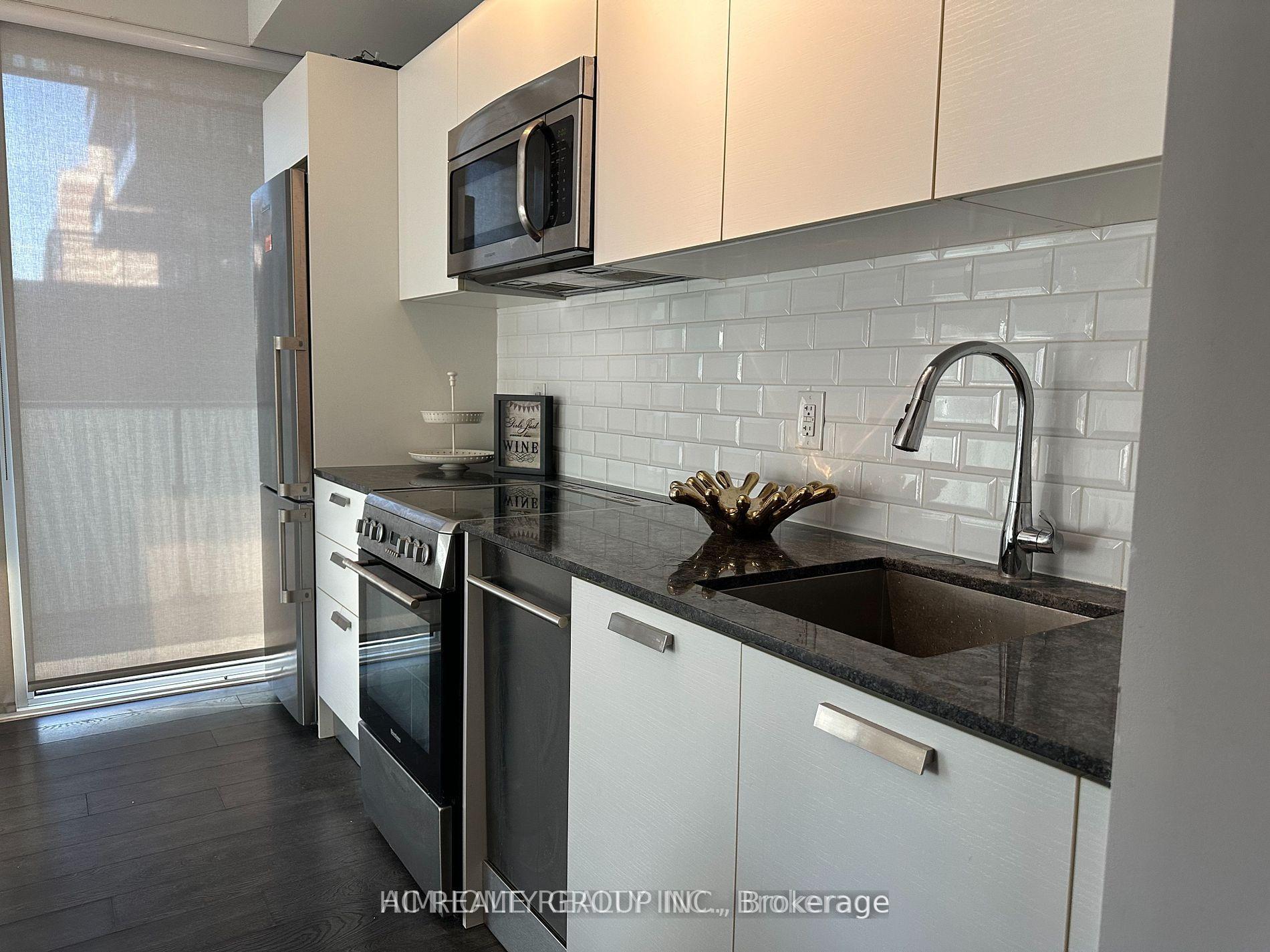 Photo 4 of Unit 704, 42 Charles Street E, Toronto, Church-Yonge Corridor — HOMEH
