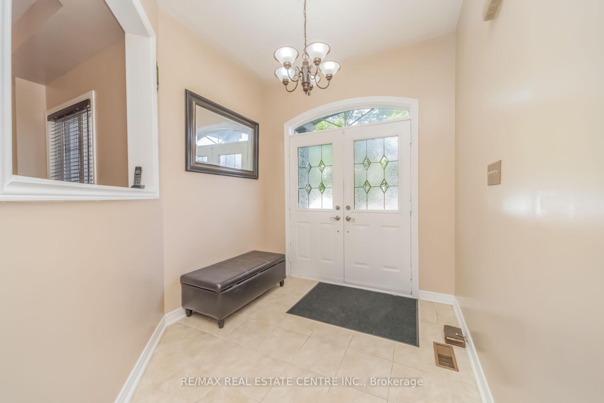 Photo 7 of 70 Carmel Crescent, Brampton, Vales of Castlemore North — HOMEH