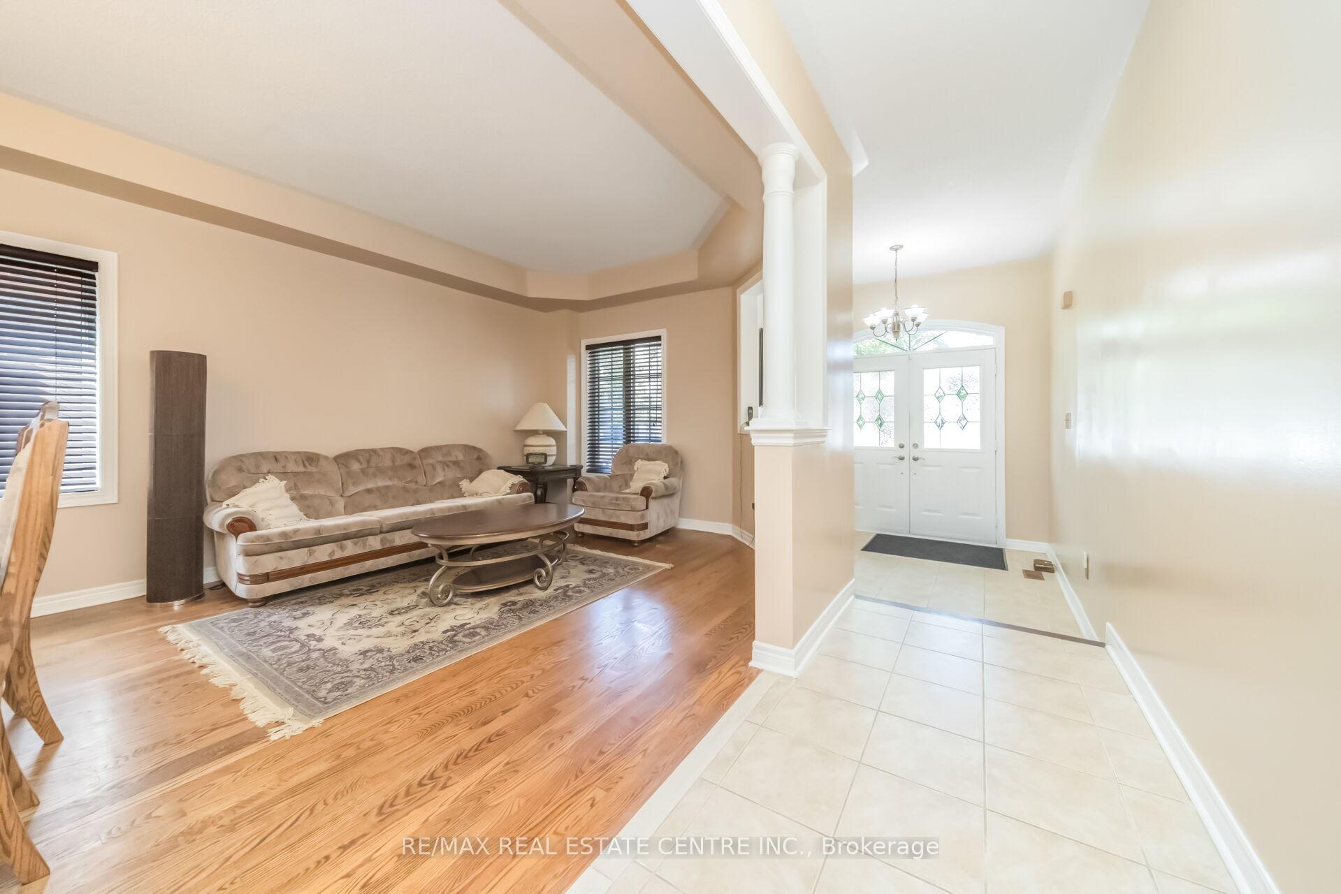 Photo 8 of 70 Carmel Crescent, Brampton, Vales of Castlemore North — HOMEH