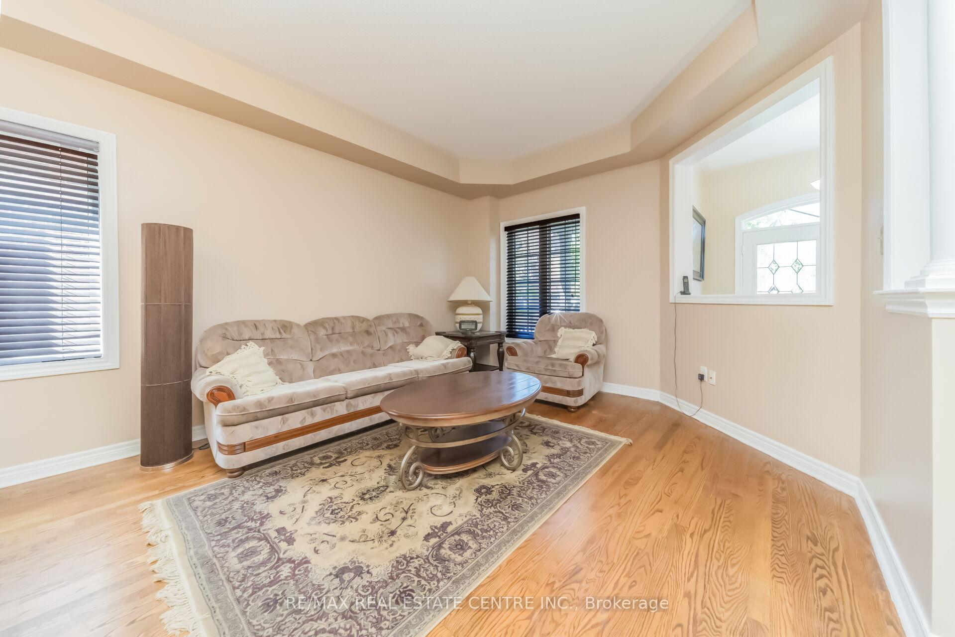 Photo 9 of 70 Carmel Crescent, Brampton, Vales of Castlemore North — HOMEH