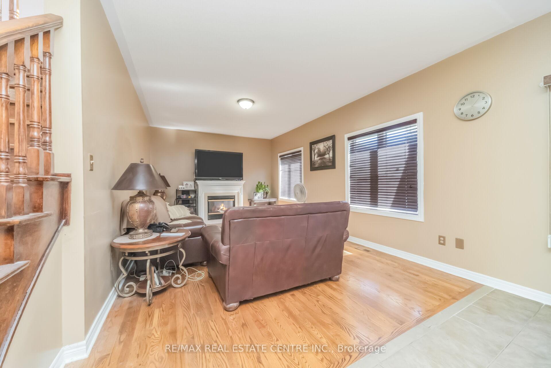 Photo 13 of 70 Carmel Crescent, Brampton, Vales of Castlemore North — HOMEH
