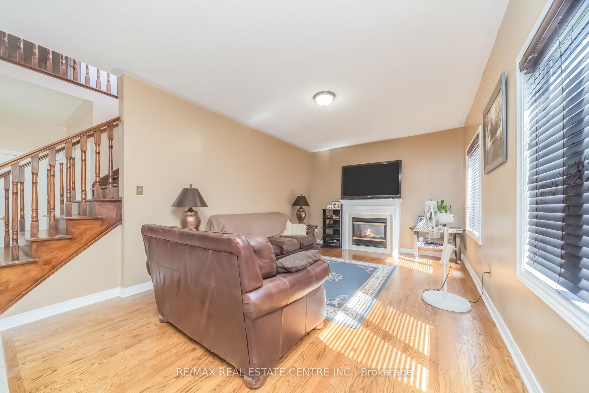 Photo 14 of 70 Carmel Crescent, Brampton, Vales of Castlemore North — HOMEH