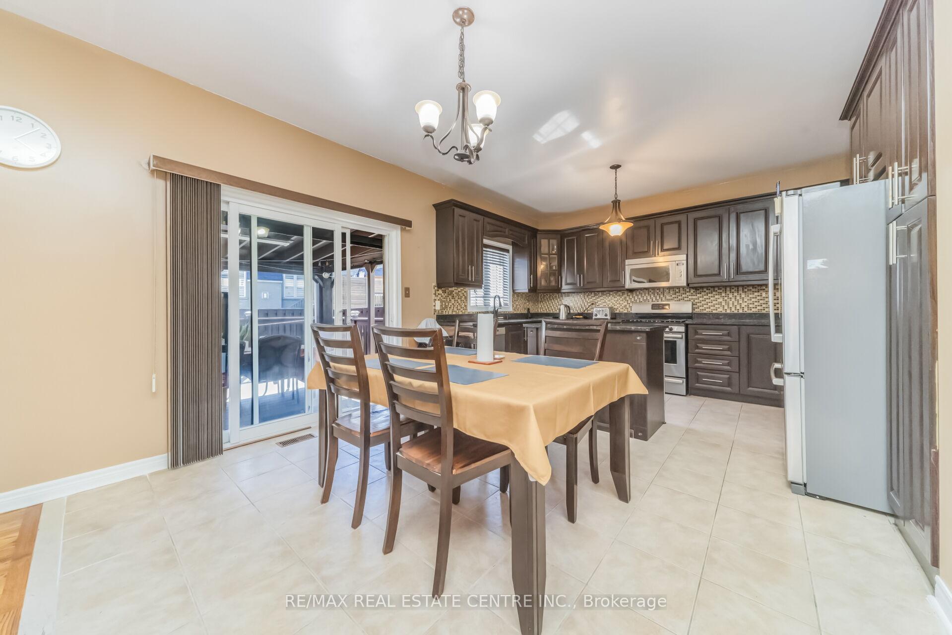 Photo 18 of 70 Carmel Crescent, Brampton, Vales of Castlemore North — HOMEH