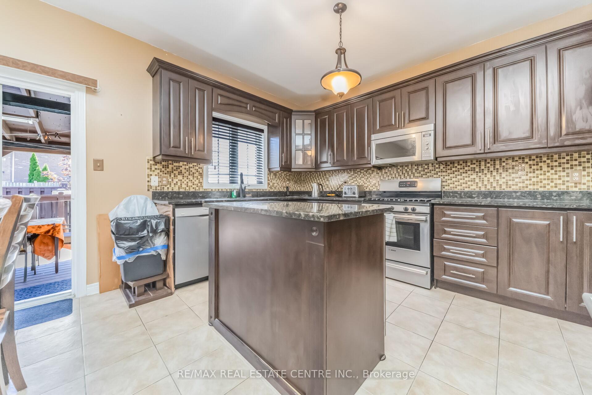 Photo 19 of 70 Carmel Crescent, Brampton, Vales of Castlemore North — HOMEH