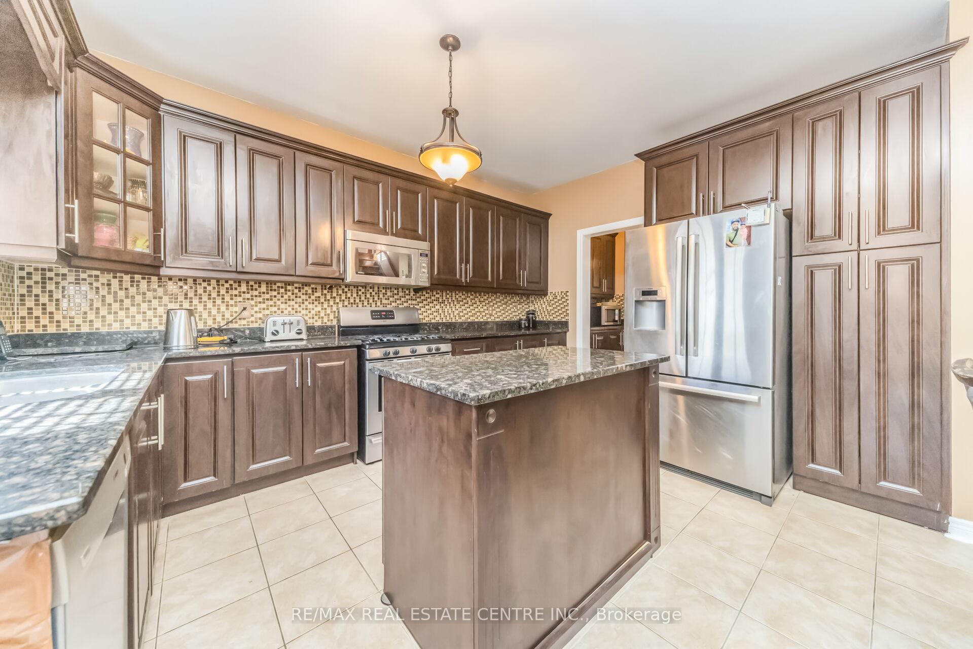 Photo 23 of 70 Carmel Crescent, Brampton, Vales of Castlemore North — HOMEH