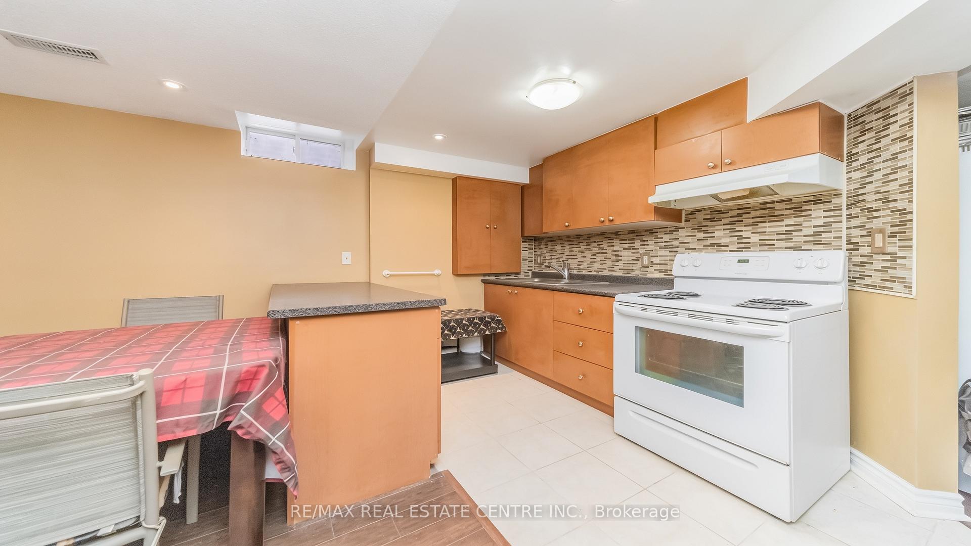 Photo 42 of 70 Carmel Crescent, Brampton, Vales of Castlemore North — HOMEH