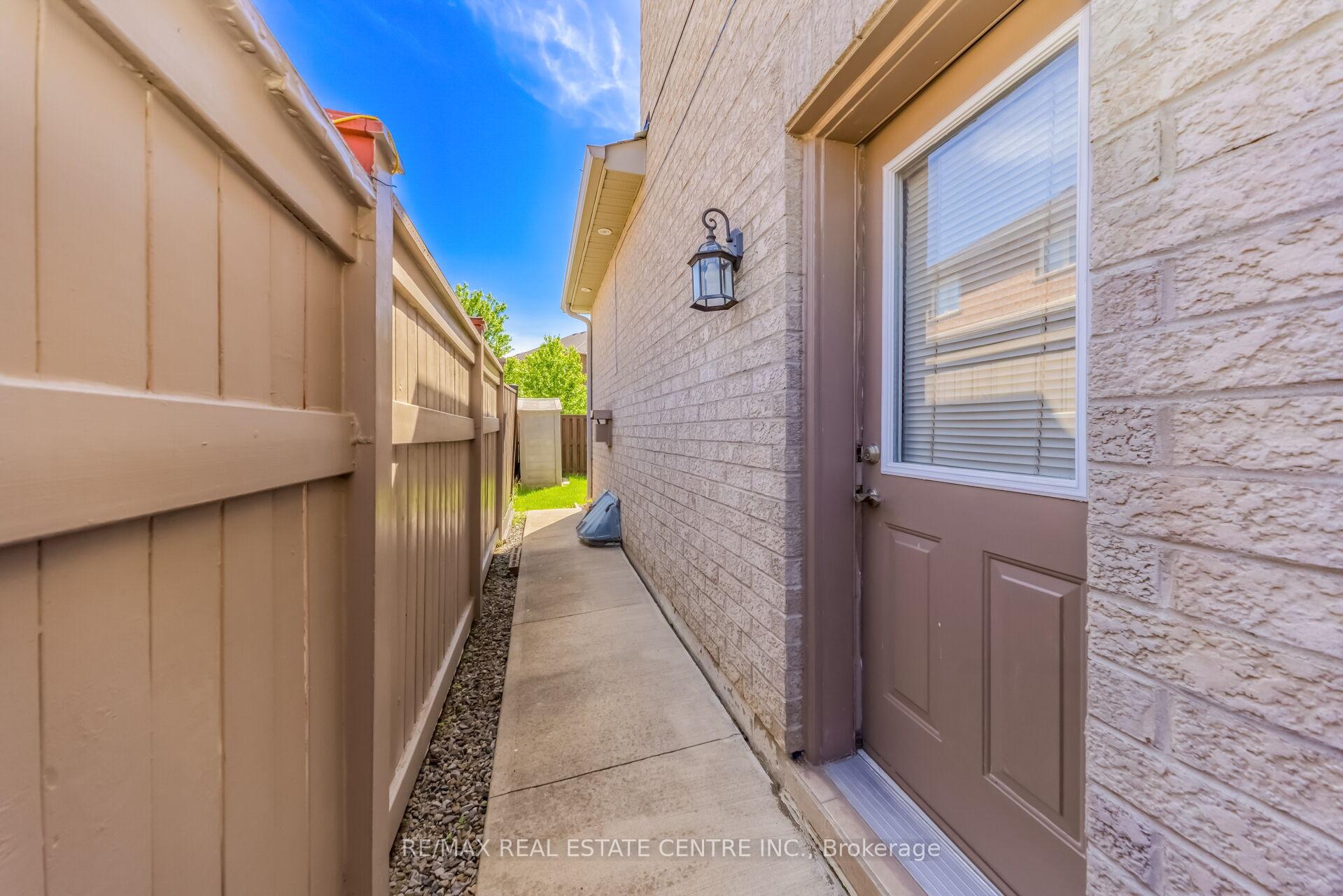 Photo 45 of 70 Carmel Crescent, Brampton, Vales of Castlemore North — HOMEH