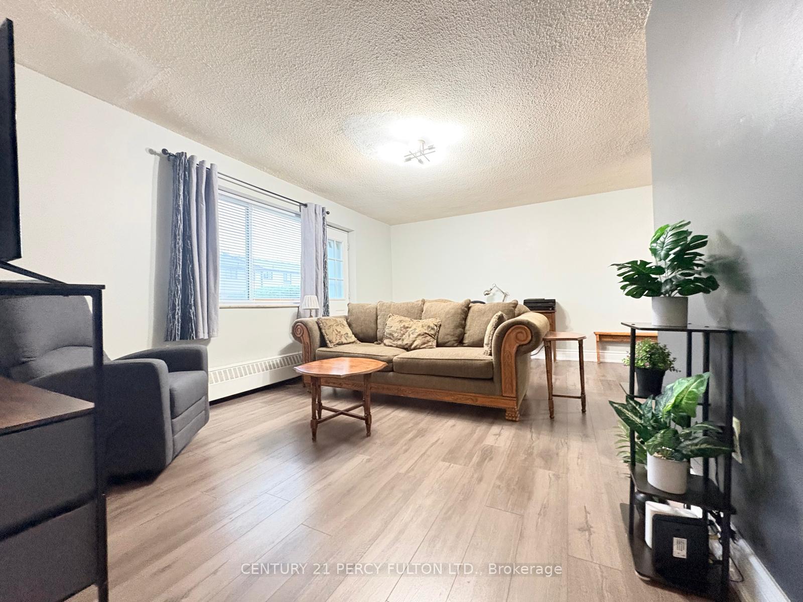 Front of Unit 106, 936 Glen Street