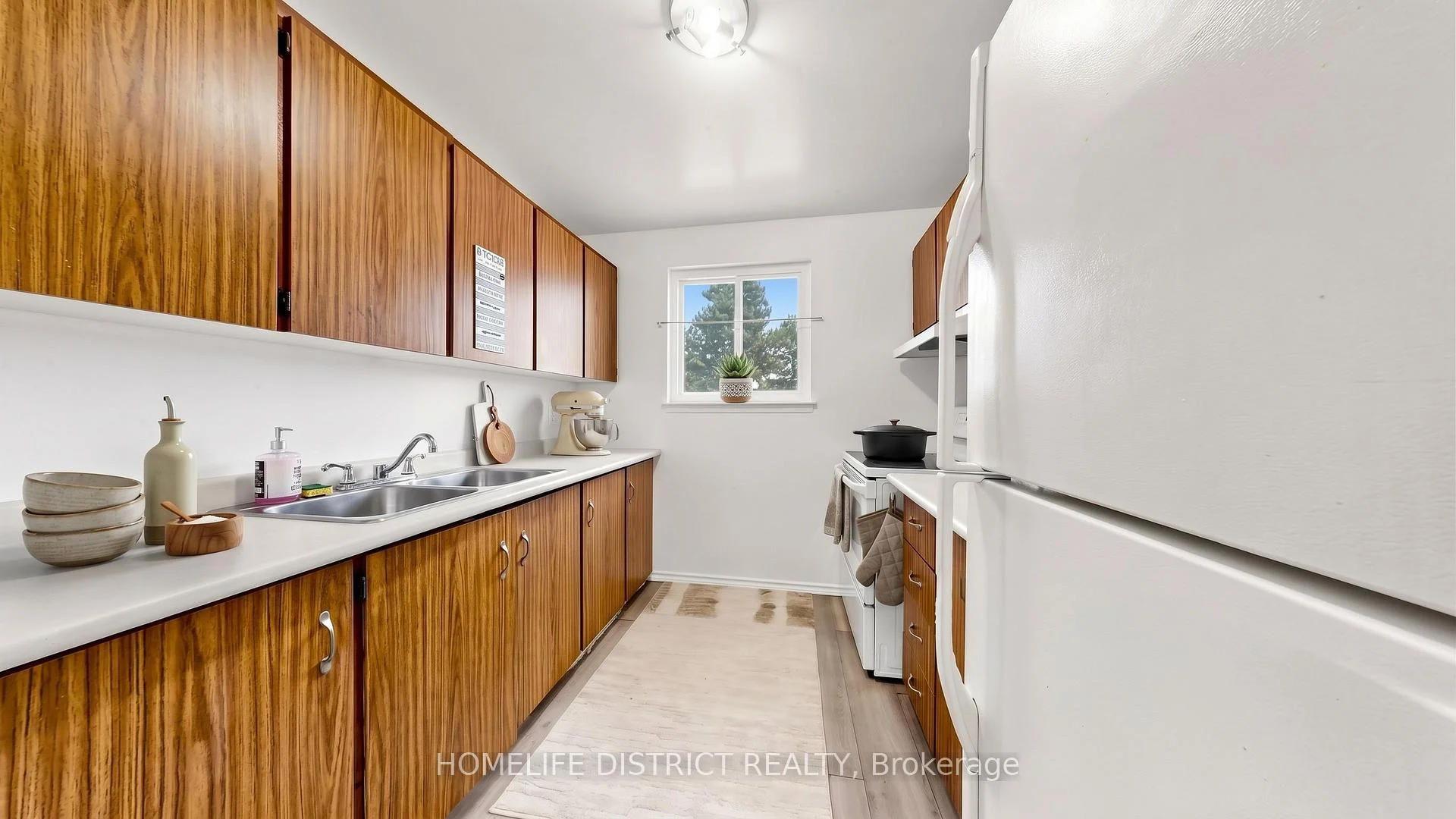 Photo 8 of 424 Chaleur Avenue, Oshawa, Lakeview — HOMEH