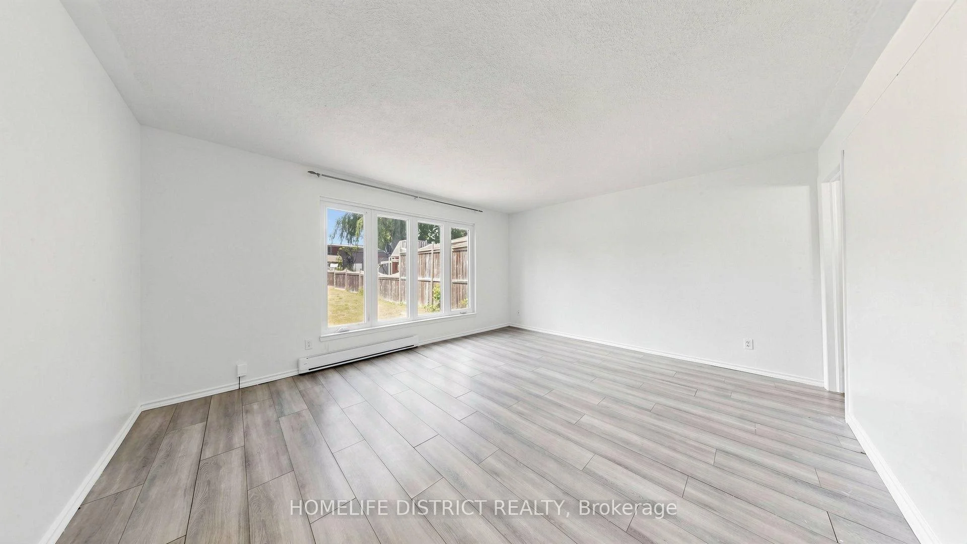 Photo 13 of 424 Chaleur Avenue, Oshawa, Lakeview — HOMEH