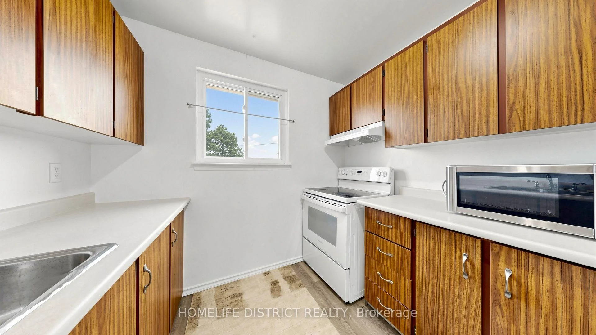 Photo 21 of 424 Chaleur Avenue, Oshawa, Lakeview — HOMEH