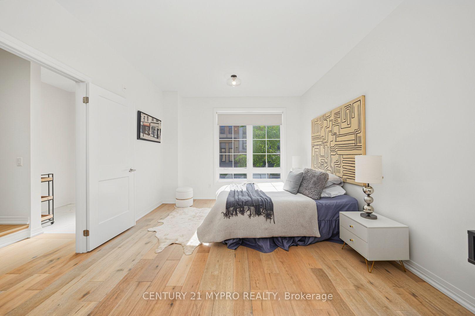 Photo 4 of 65 William Saville Street, Markham, Unionville — HOMEH