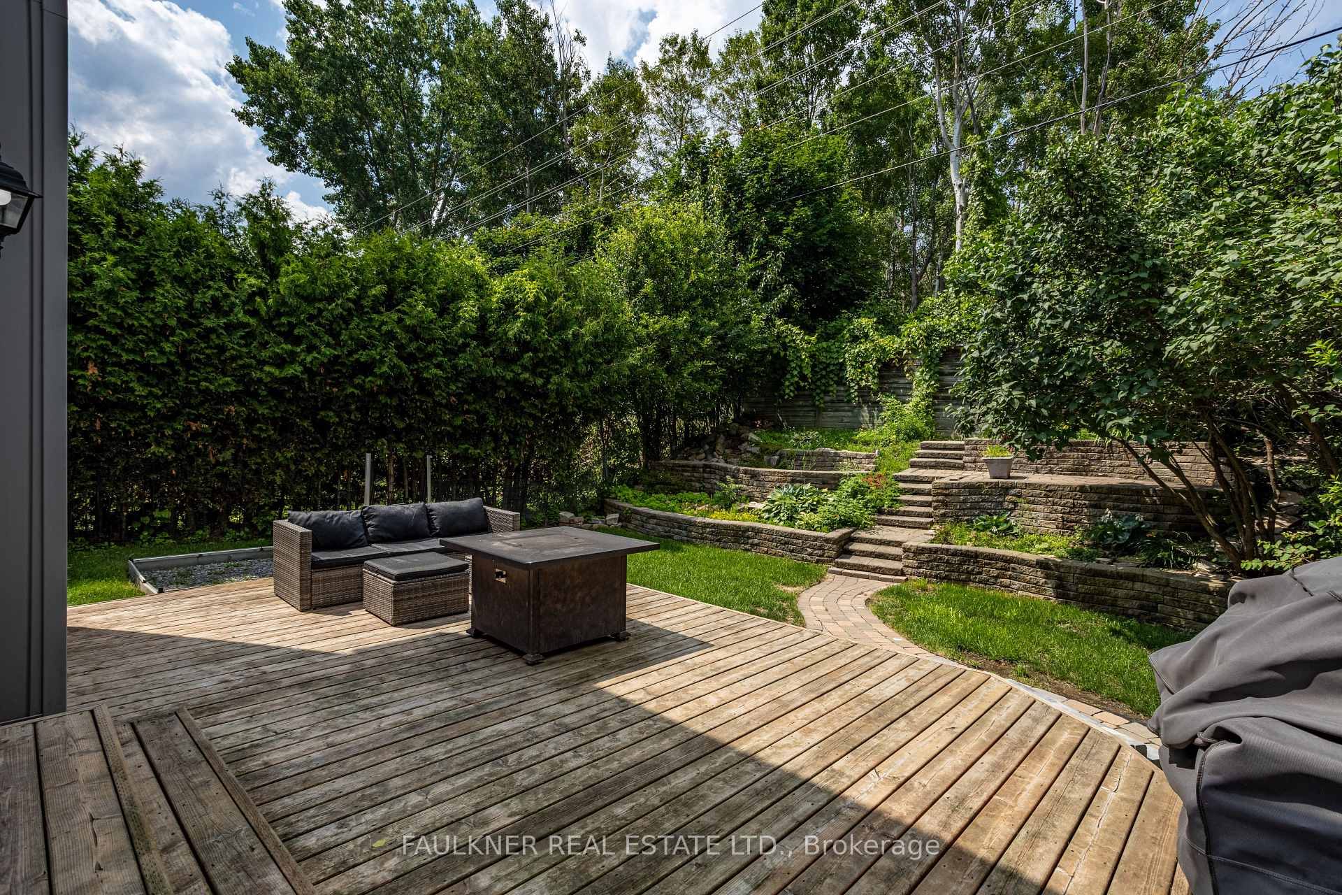 Photo 5 of 82 Fair Oaks Crescent, Ottawa, Craig Henry/Woodvale — HOMEH