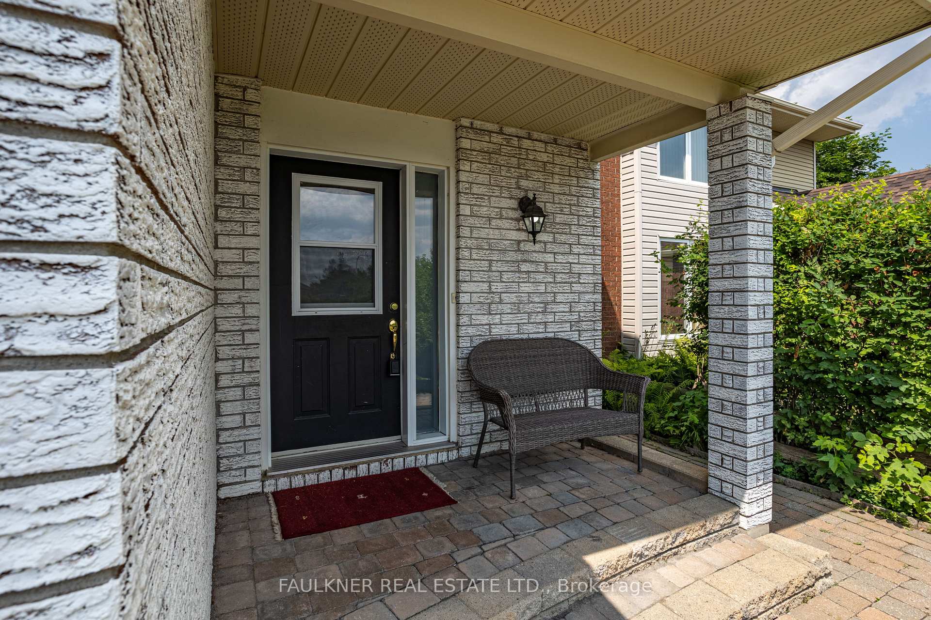 Photo 11 of 82 Fair Oaks Crescent, Ottawa, Craig Henry/Woodvale — HOMEH