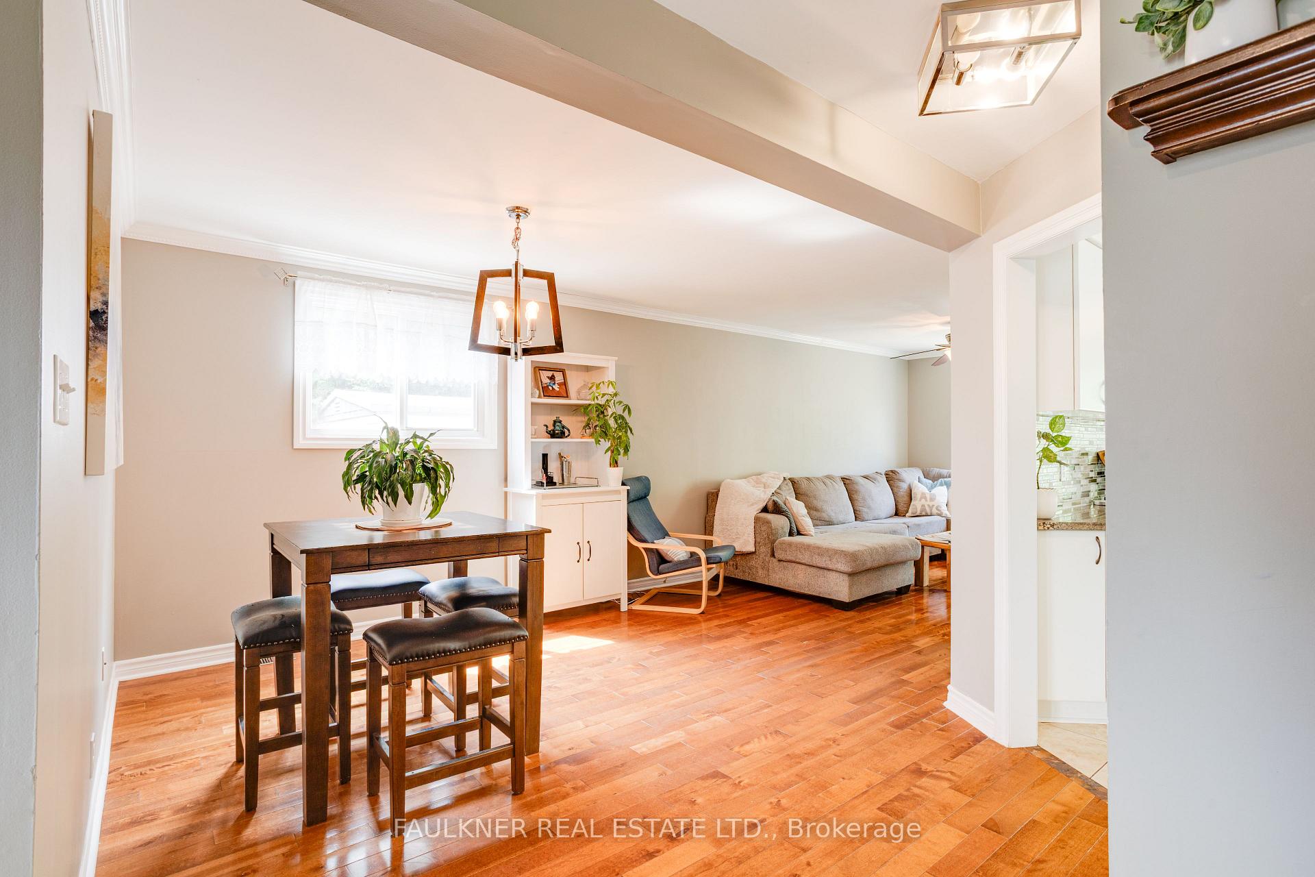 Photo 17 of 82 Fair Oaks Crescent, Ottawa, Craig Henry/Woodvale — HOMEH