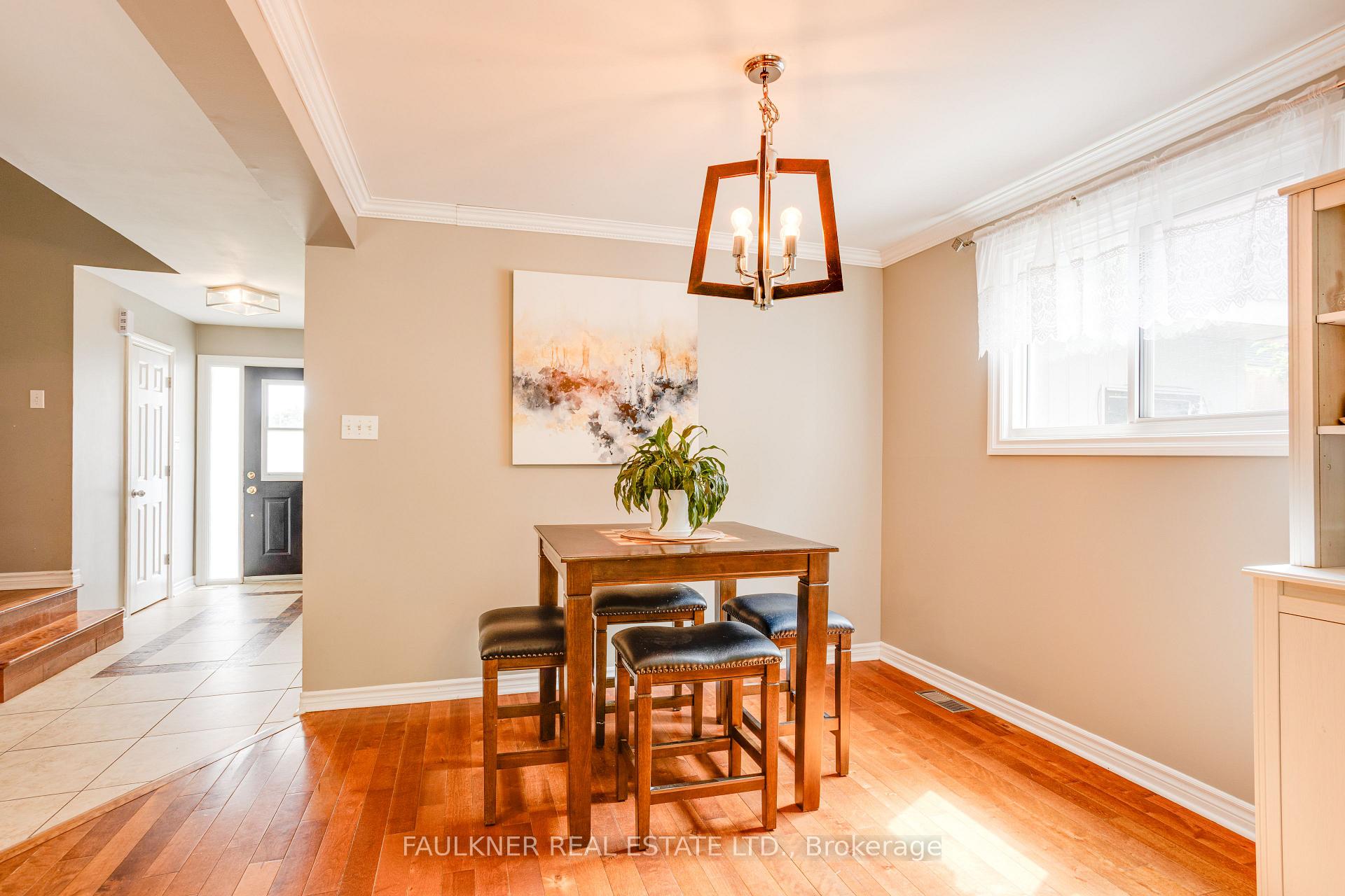 Photo 18 of 82 Fair Oaks Crescent, Ottawa, Craig Henry/Woodvale — HOMEH