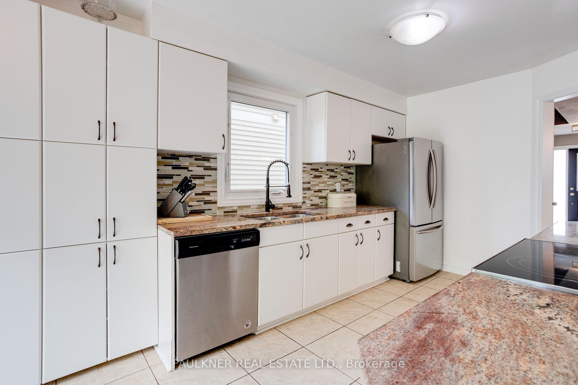 Photo 25 of 82 Fair Oaks Crescent, Ottawa, Craig Henry/Woodvale — HOMEH