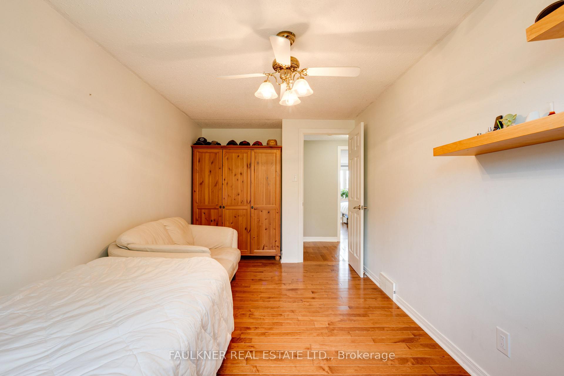 Photo 41 of 82 Fair Oaks Crescent, Ottawa, Craig Henry/Woodvale — HOMEH
