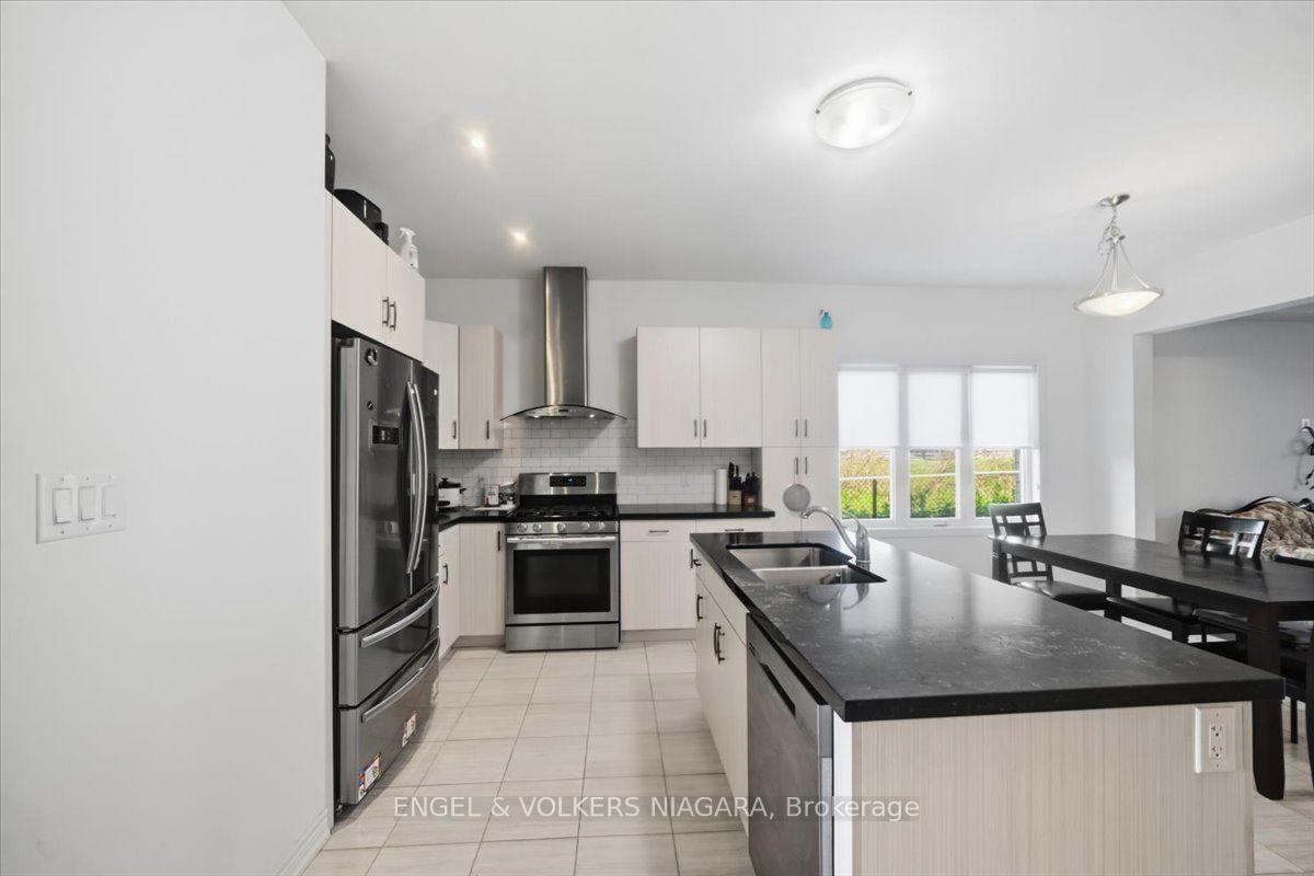 Photo 8 of 117 Juneberry Road, Thorold, Confederation Heights — HOMEH
