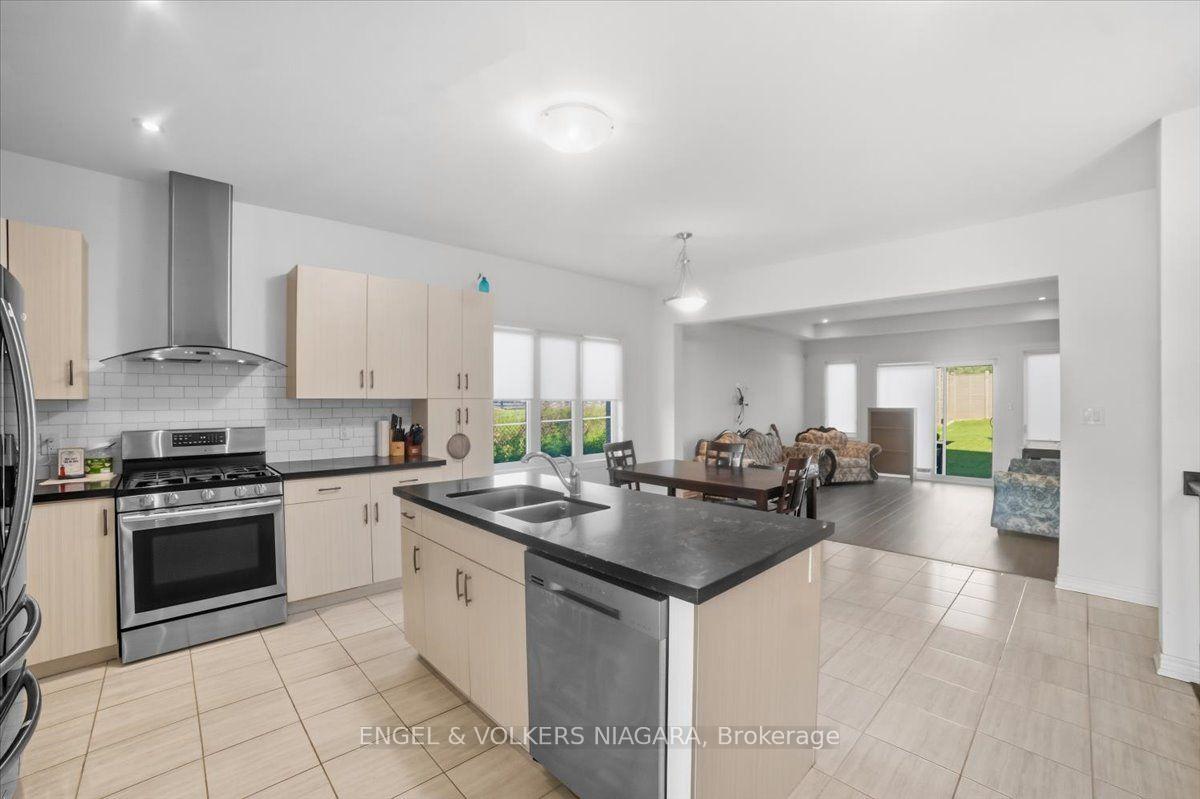 Photo 9 of 117 Juneberry Road, Thorold, Confederation Heights — HOMEH