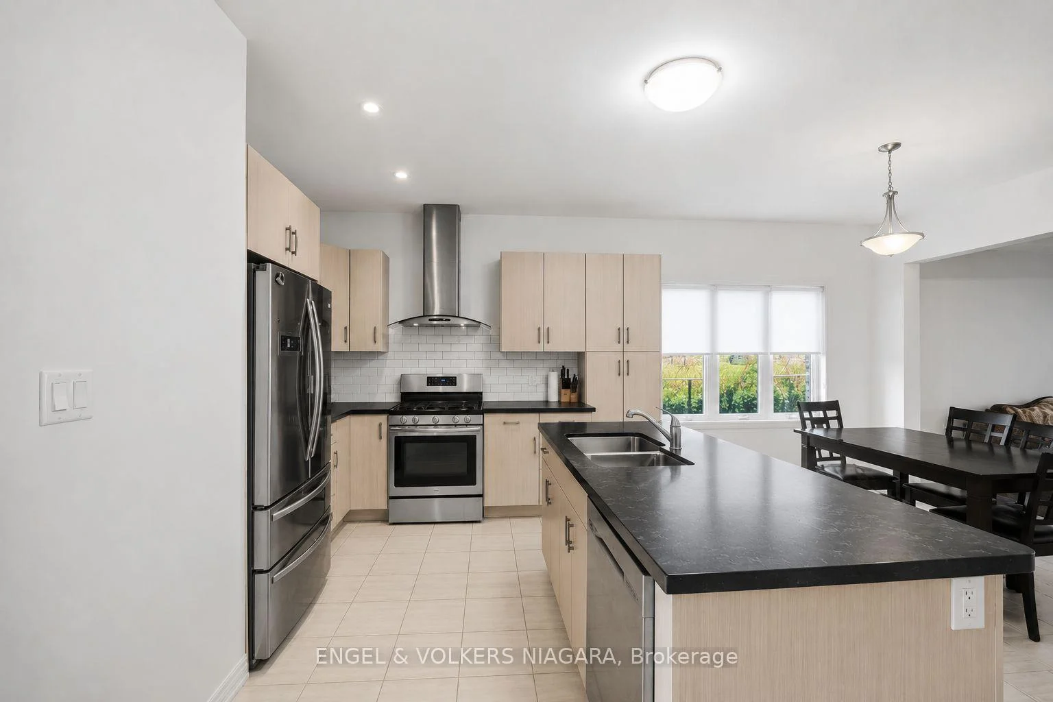 Photo 10 of 117 Juneberry Road, Thorold, Confederation Heights — HOMEH