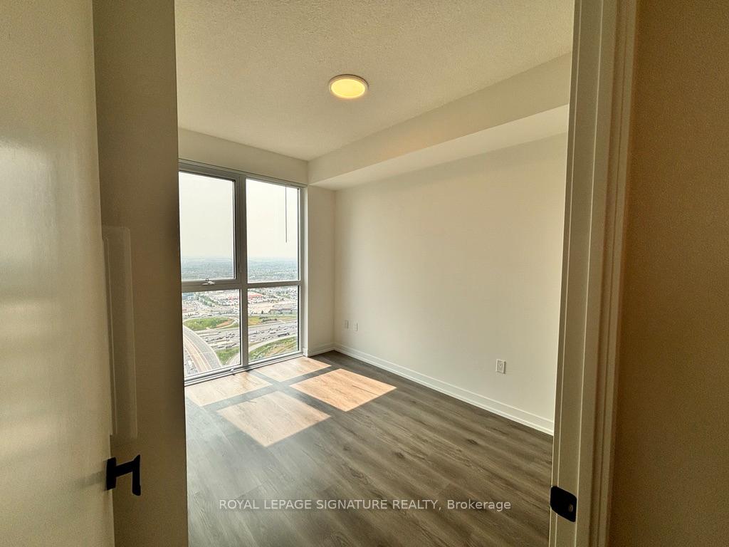 Photo 5 of Unit 5006, 225 Commerce Street, Vaughan, Vaughan Corporate Centre — HOMEH