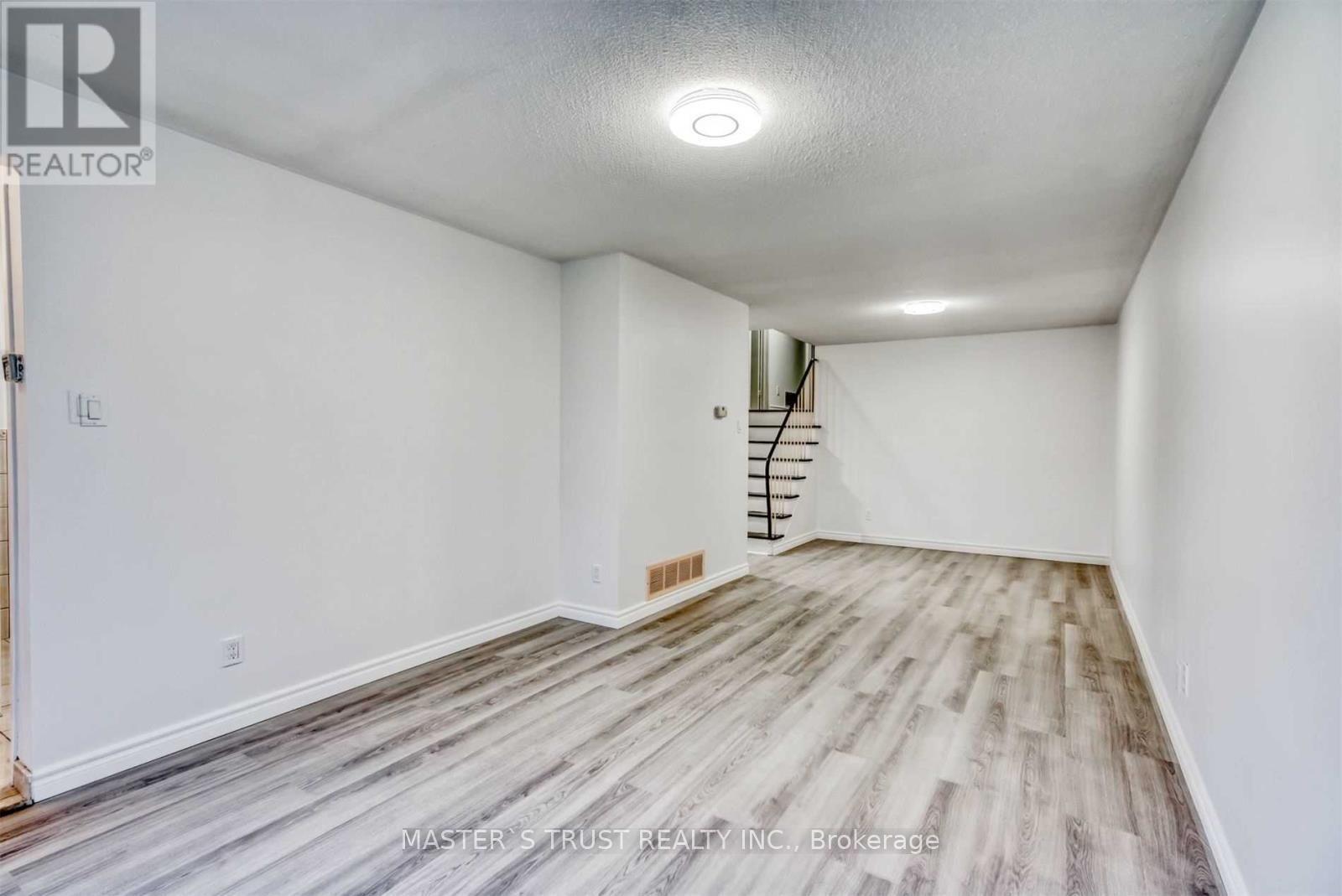 Photo 3 of Unit Main, 1473 Freeport Drive, Mississauga, Erindale — HOMEH