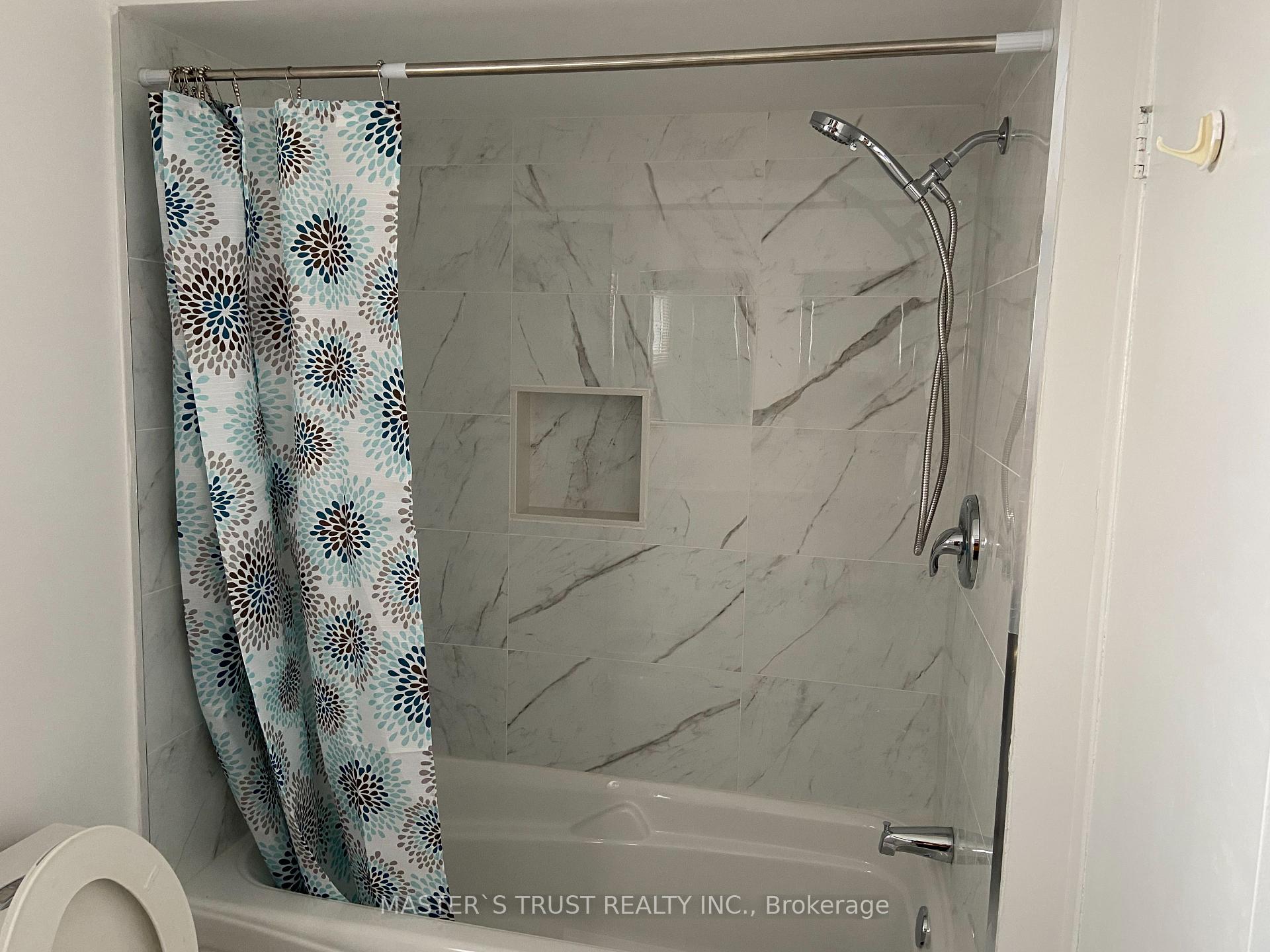 Photo 5 of Unit Main, 1473 Freeport Drive, Mississauga, Erindale — HOMEH