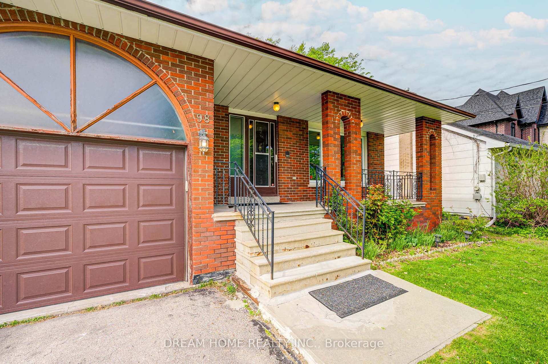 Photo 3 of 98 Weldrick Road W, Richmond Hill, North Richvale — HOMEH