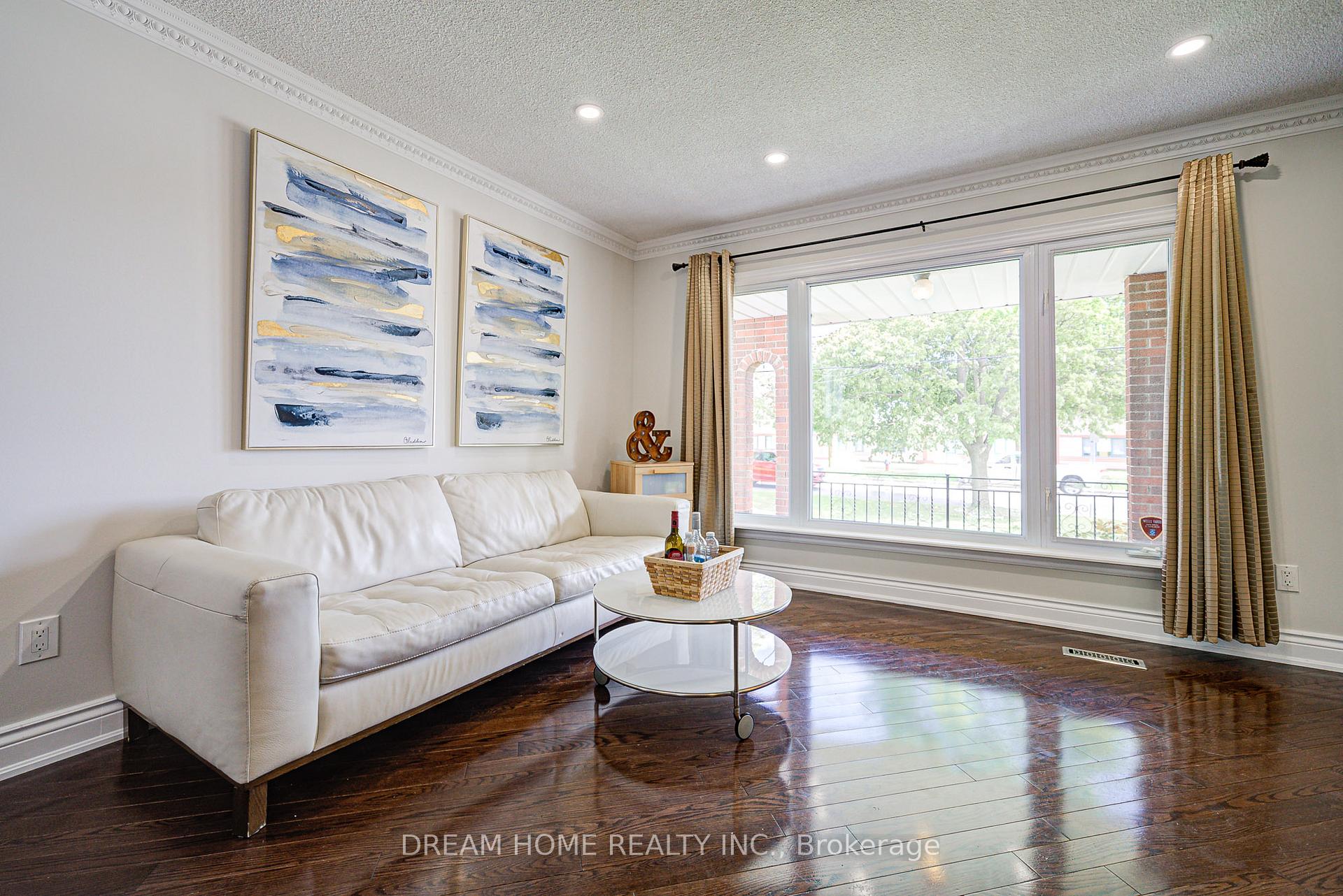 Photo 7 of 98 Weldrick Road W, Richmond Hill, North Richvale — HOMEH