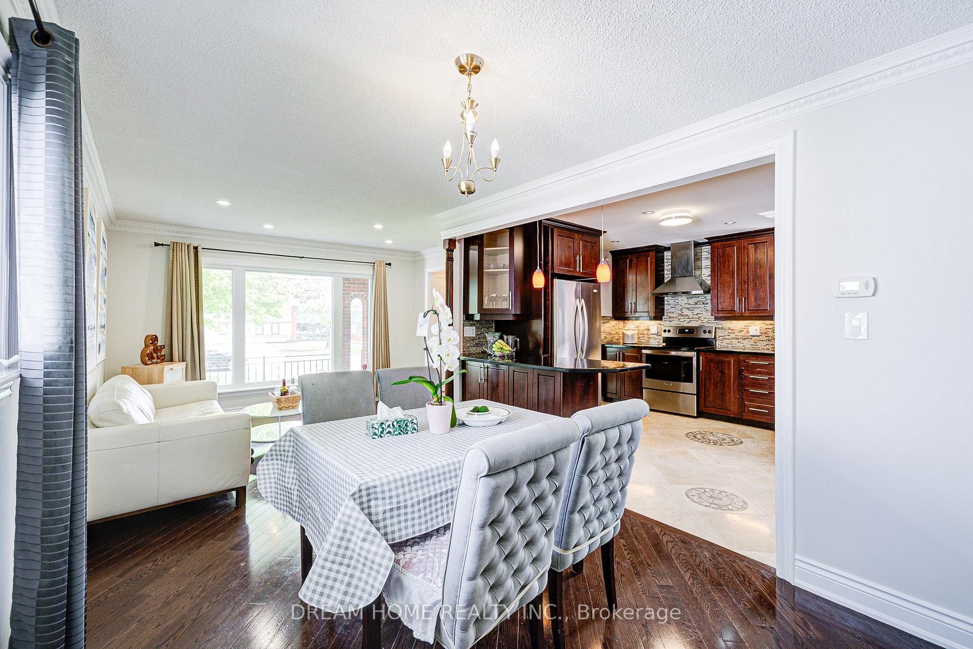Photo 10 of 98 Weldrick Road W, Richmond Hill, North Richvale — HOMEH